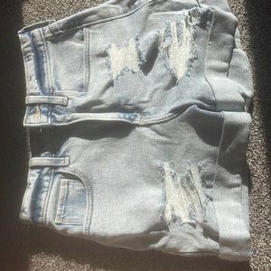 These are 00/000 curvy ultra high rise mom shorts from hollister